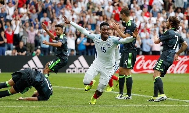 L'attaquant Daniel Sturridge (blanche) a offert la victoire à l'Angleterre contre le Pays de Galles. Photo: Reuters.