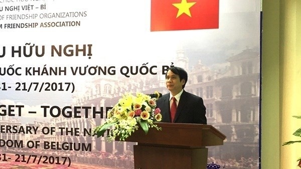 Le vice-ministre de l’Éducation et de la Formation, président de l’Association d’Amitié Vietnam - Belgique, Pham Manh Hung, prend la parole. Photo: Thoi Dai.