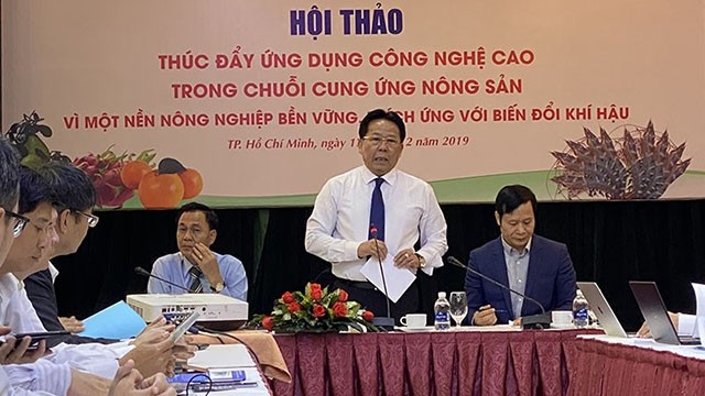 Le docteur Nghiêm Vu Khai (debout), vice-président de la VUSTA, prend la parole. Photo : kienthuc.net.vn