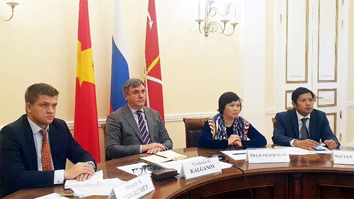 La conférence « Promotion de la coopération entre Khanh Hoa et Saint-Pétersbourg ». Photo : VOV