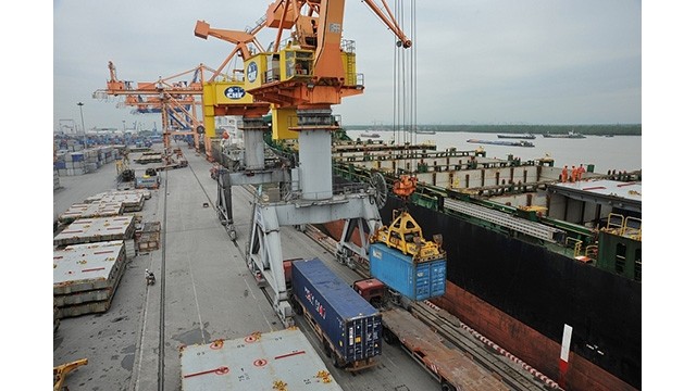 À la première quinzaine d'octobre, le chiffre d'affaires à l’import-export du pays a atteint plus de 500 milliards de dollars. Photo : congthuong.vn