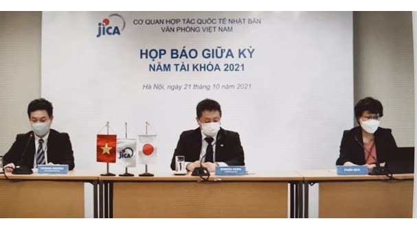 Conférence de presse en ligne à mi-parcours de l'exercice 2021 de JICA, le 21 octobre. Photo : VNA.