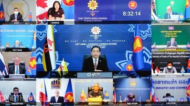  Lors de la réunion virtuelle de consultations des ministres de l'Économie de l'ASEAN et du Canada. Photo : congthuong.
