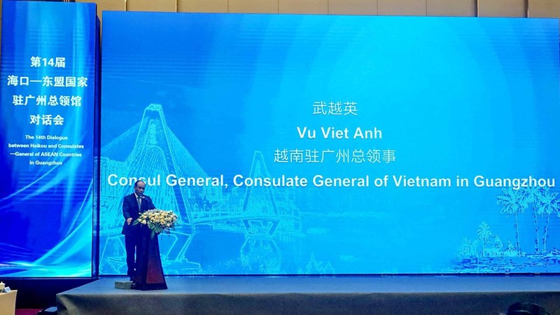 Le consul général du Vietnam à Guangzhou, Vu Viêt Anh s'exprime lors de l'événement. Photo : baoquocte:vn