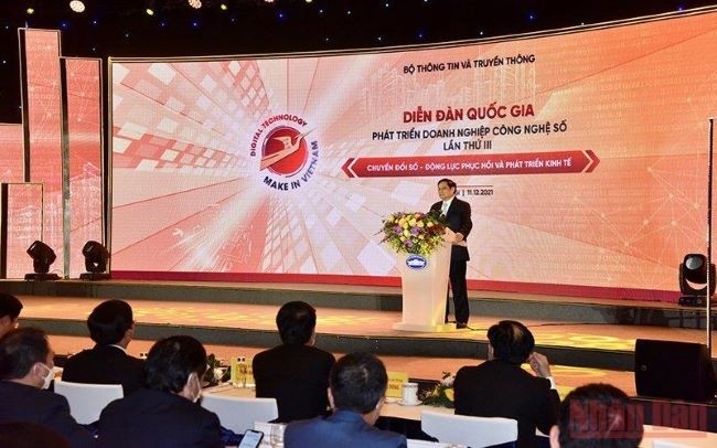 Le Premier ministre Pham Minh Chinh lors du 3e Forum national sur le développement des entreprises de technologie numérique, le 11 décembre. Photo : Trần Hai/NDEL.