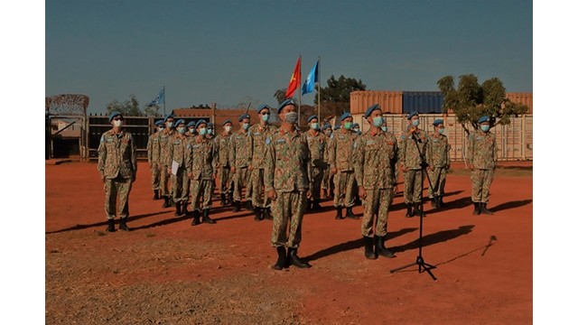 La première cérémonie de salut au drapeau national de 2022 au Soudan du Sud. Photo : Journal Nguoi lao dông.