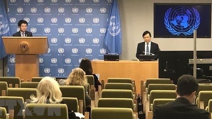 Conférence de presse internationale sur la présidence vietnamienne du Conseil de Sécurité des Nations Unies en avril 2021. Photo : VNA.