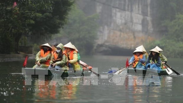 Les touristes afflouent au complexe d’écotourisme de Trang An. Photo: VNA