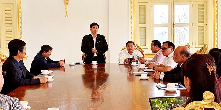 Les autorités de la province de Dông Thap travaillent avec le groupe SOKIMEX. Photo : Journal Thoi Dai.