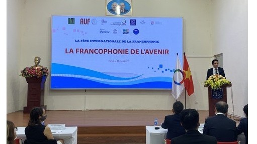 Le directeur régional adjoint - projets de l'AUF Asie-Pacifique, Fabien Méheust, prend la parole lors d'une conférence s'inscrivant dans le cadre de la Journée de la Francophonie, tenue le 20 mars à Hanoï. Photo : CVN