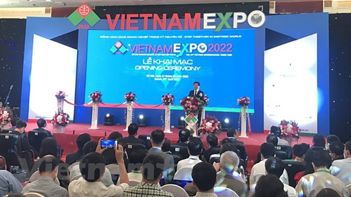 Plus de 400 entreprises vietnamiennes et étrangères participent à la Vietnam Expo 2022. Photo : VNA