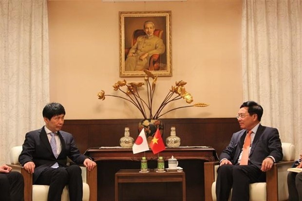 Le Vice-Premier ministre permanent Pham Binh Minh (droite) et le gouverneur de la préfecture Gunma, Ichita Yamamoto. Photo : VNA.