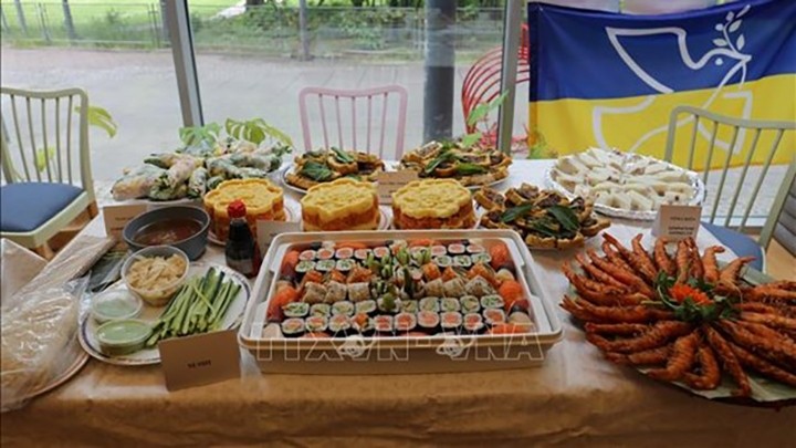 Les plats typiques vietnamiens sont présentés en Allemagne. Photo : VNA.