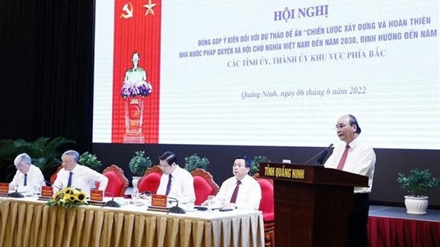 Le Président vietnamien, Nguyên Xuân Phuc, prend la parole lors du colloque. Photo : VNA.