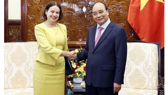 Le Président vietnamien, Nguyên Xuân Phuc, et l'ambassadrice d'Australie Robyn Mudie. Photo : VNA.
