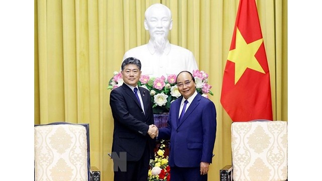 Le Président Nguyên Xuân Phuc et le ministre japonais de la Justice, Furukawa Yoshihisa. Photo : VNA
