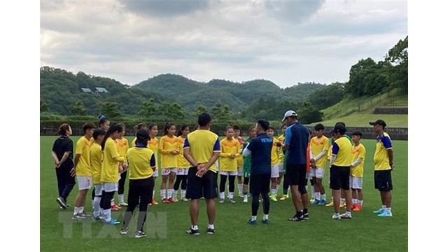 L'équipe féminine vietnamienne de football  U18 s'entraîne au Japon. Photo : VNA.