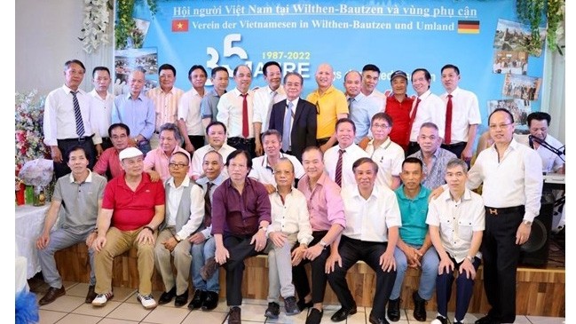 Rencontre amicale en l’honneur des 35 ans du programme de coopération du travail entre le Vietnam et l'Allemagne, à Wilthen-Bautzen, 3 juillet. Photo : VNA.