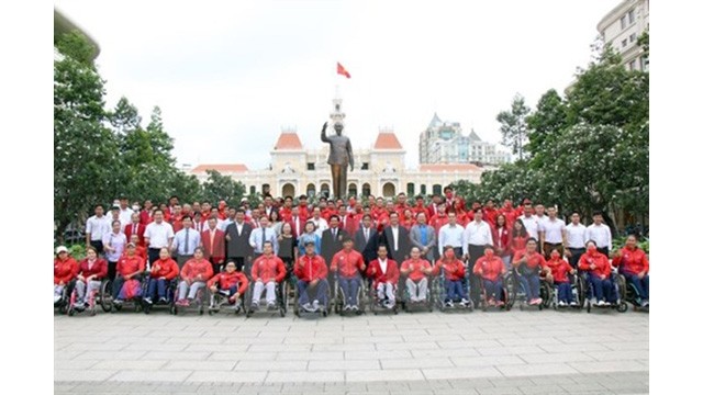 Des membres de la délégation vietnamienne pour les 11es Jeux d'Asie du Sud-Est pour handicapés (ASEAN Para Games 11) en Indonésie. Photo : VNA/CVN.