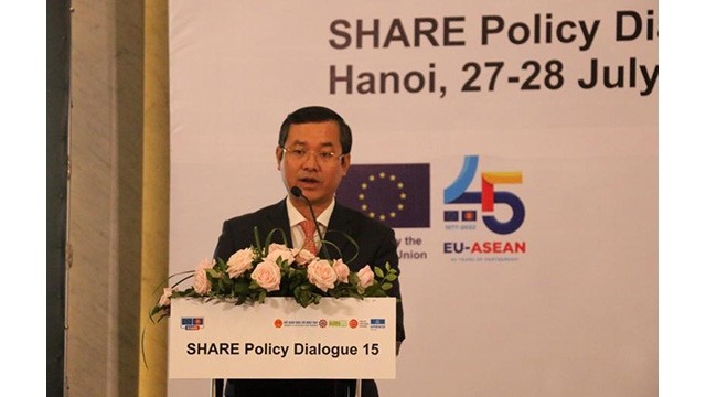 Le vice-ministre vietnamien, Nguyên Van Phuc, s'exprime lors du dialogue. Photo : vneconomy.vn