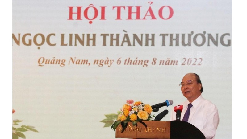 Le Président Nguyên Xuân Phuc prend la parole lors du colloque. Photo : NDEL.