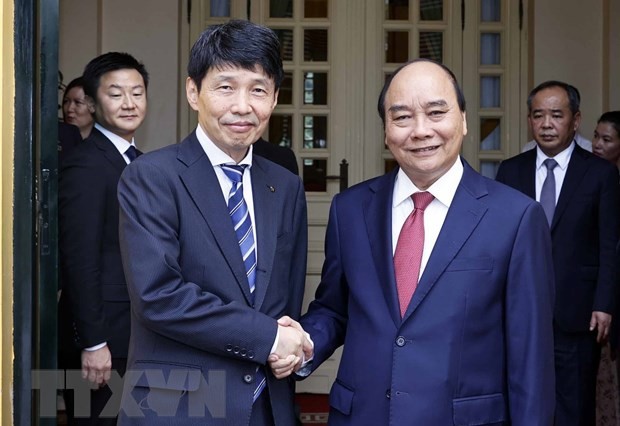 Le Président du Vietnam, Nguyên Xuân Phuc, et le gouverneur de la préfecture japonaise de Gunma, Yamamoto Ichita. Photo : VNA.