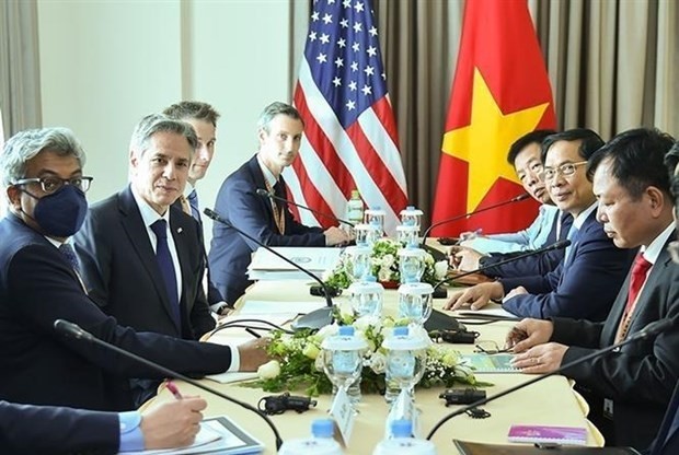 Rencontre entre le ministre vietnamien des Affaires étrangères, Bài Thanh Son, et le secrétaire d’Etat américain, Antony Blinken. Photo : VNA.